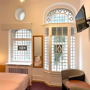 *** Hotel Castell Am Kurfuerstendamm Tyskland